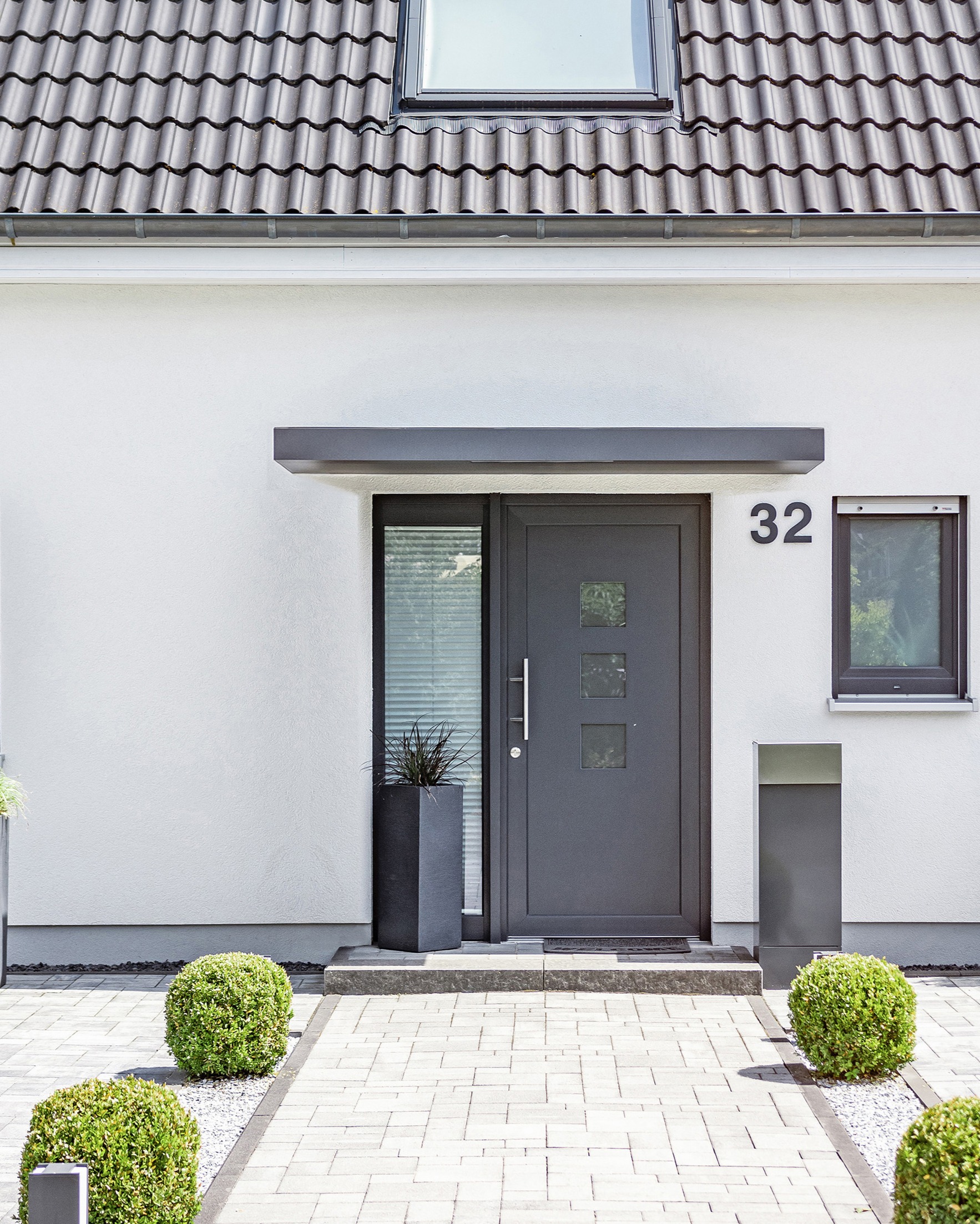 Scobalit Haustürvordach Hamburg Standard mit LED 160 × 90 × 15,5 cm Ohne Seitenteil - Bild 2